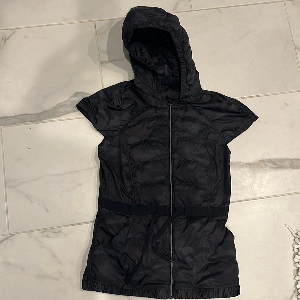 Lululemon Black Camo light weight Puffer Vest.
